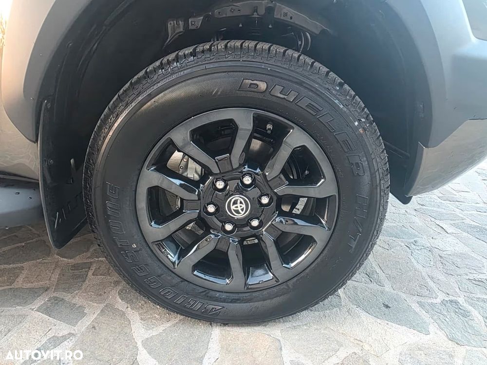 Toyota Hilux - 10