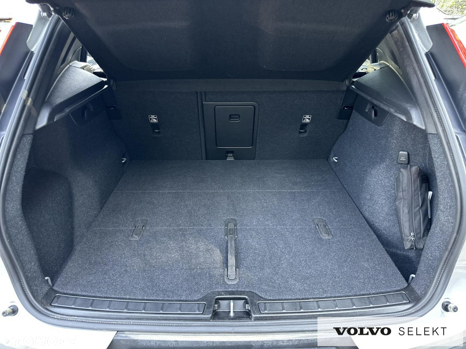 Volvo XC 40 - 18
