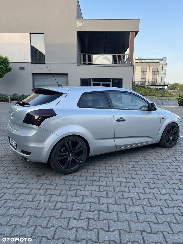 Kia Ceed - 4