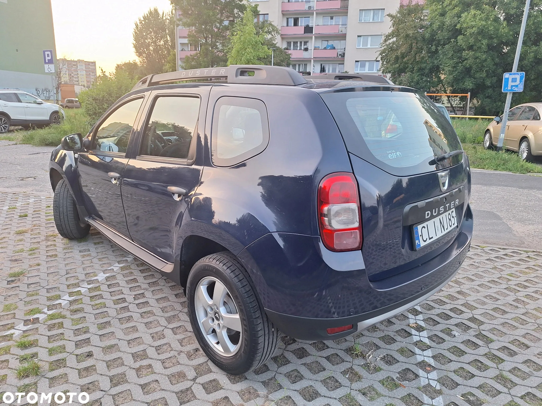 Dacia Duster 1.6 Laureate 4x4 - 10