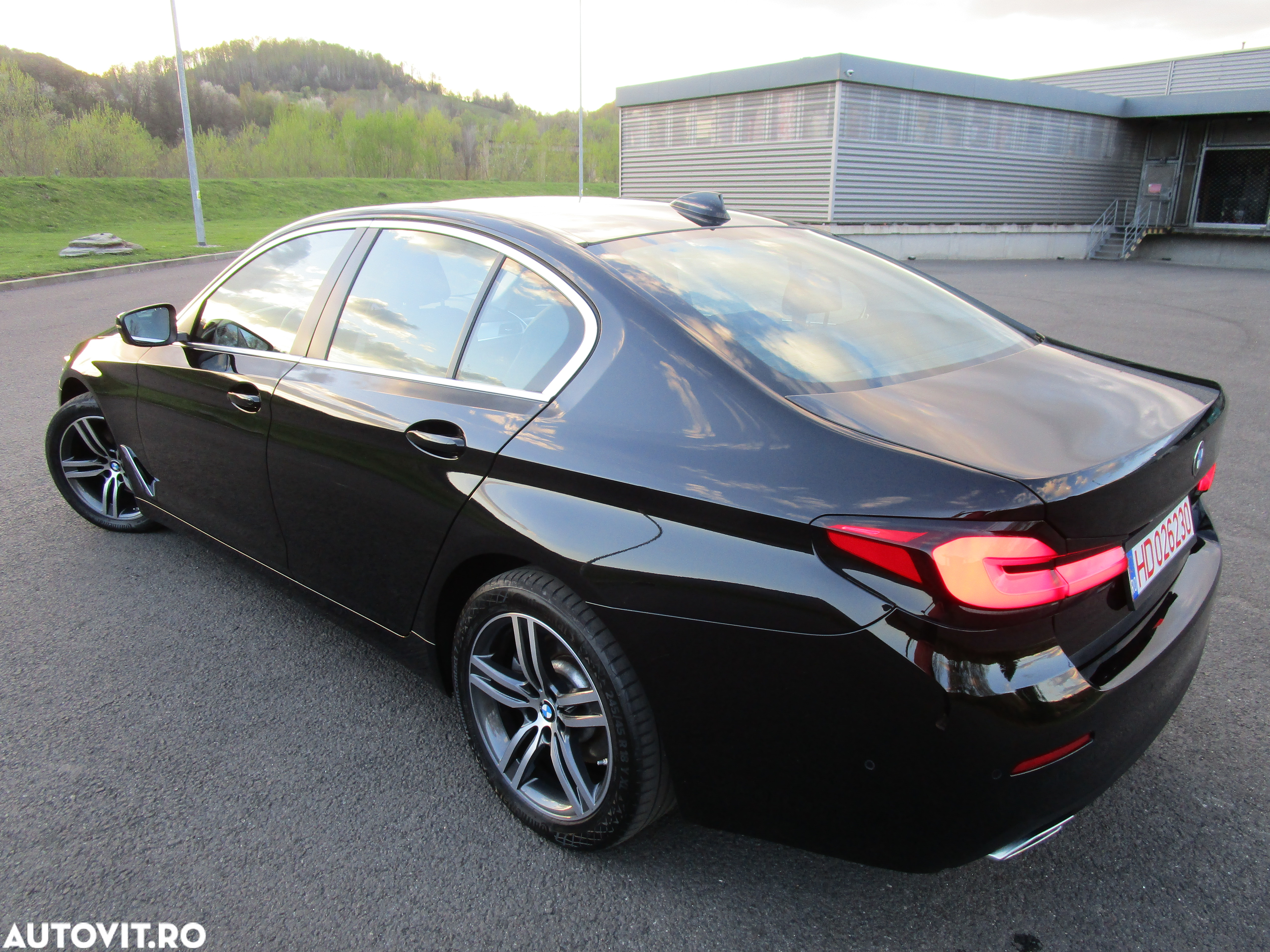 BMW Seria 5 520d xDrive AT MHEV - 4