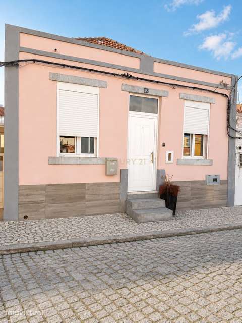 MORADIA 3 ASSOALHADAS COM ESPAÇO EXTERIOR | RUA DOUTOR AMORIM VIANA – - Grande imagem: 2/20
