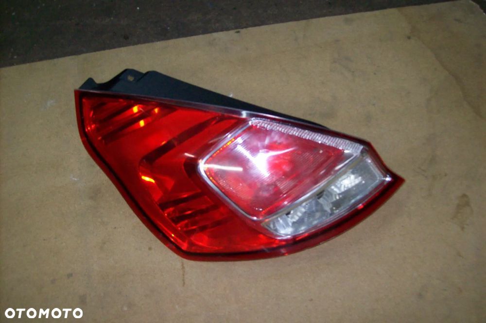 lampa tylna lewa ford fiesta mk 7 - 1