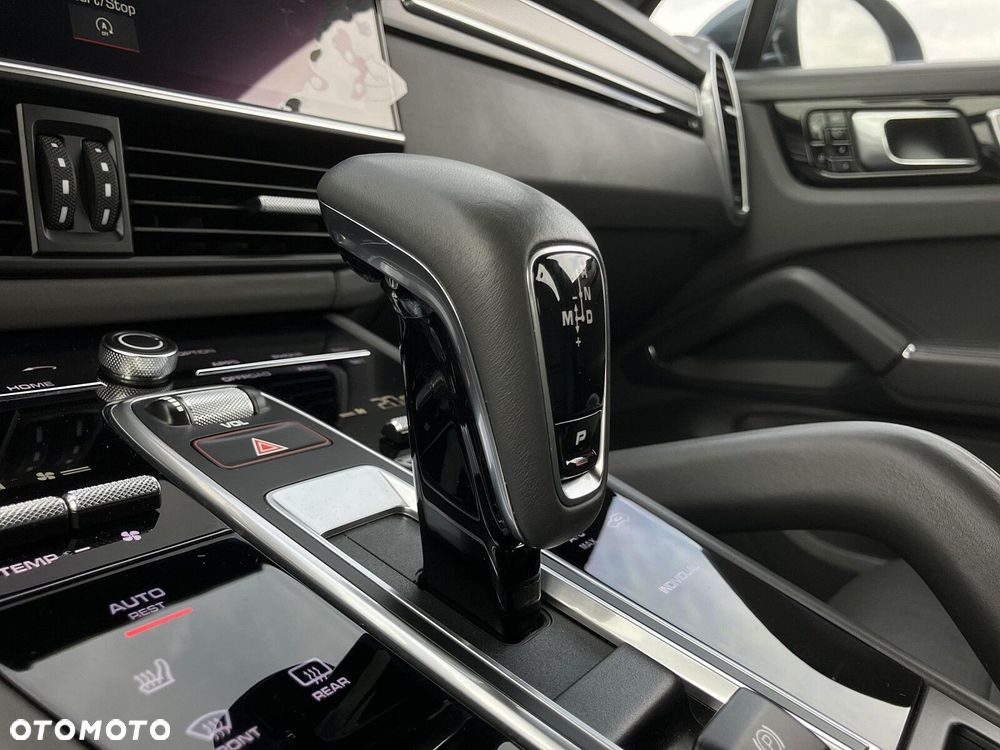 Porsche Cayenne Standard - 27