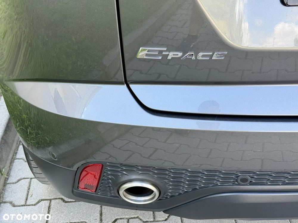 Jaguar E-Pace 2.0 i4P AWD R-Dynamic S - 37