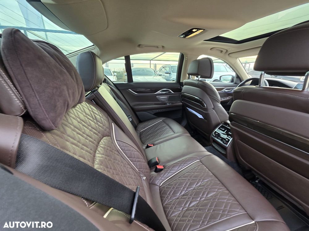 BMW Seria 7 740d xDrive MHEV - 22
