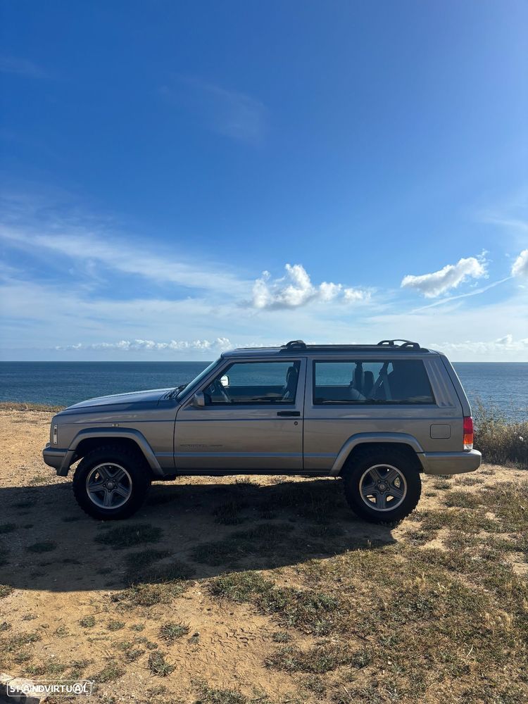Jeep Cherokee 2.5 TD Base - 12