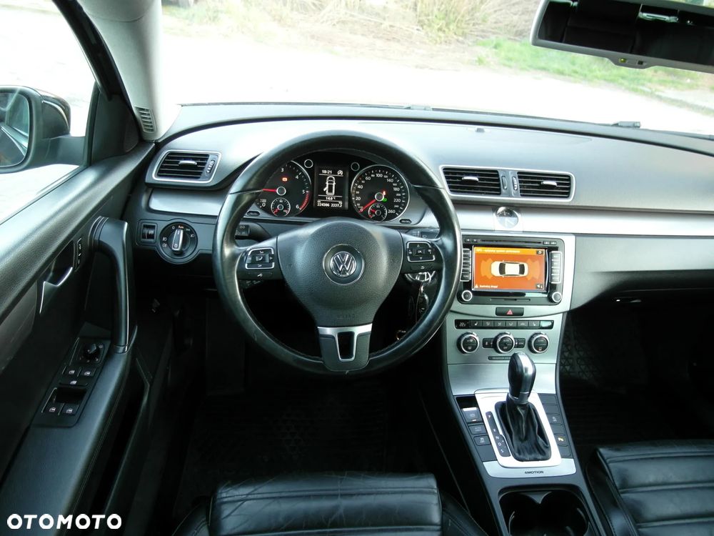 Volkswagen Passat 2.0 TDI 4Motion DSG BlueMotion Tech R-Line - 18
