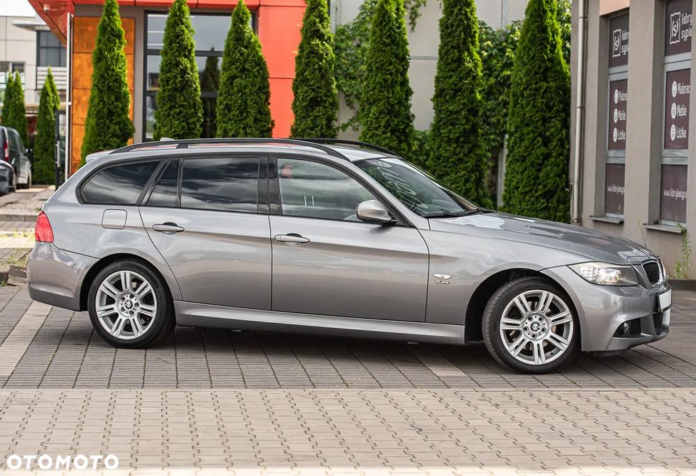 BMW Seria 3 320d xDrive DPF Touring - 3