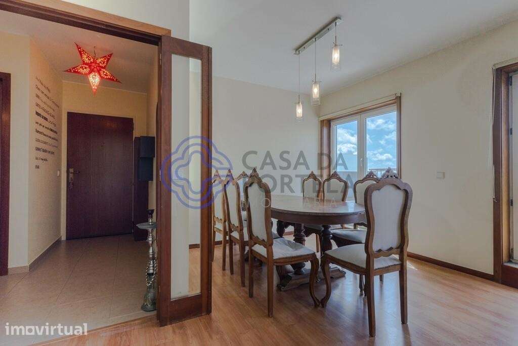 T2 ultimo piso com terraço em Madalena para arrendamento - Grande imagem: 3/16