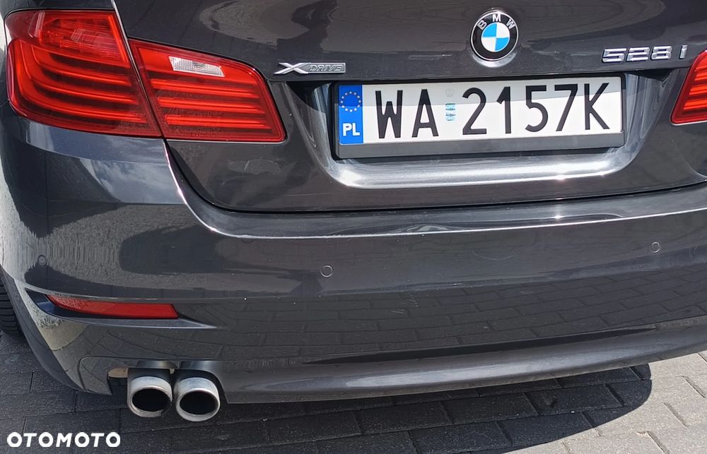 BMW Seria 5 528i xDrive - 8