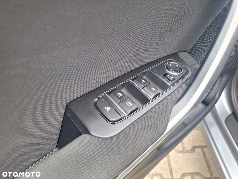 Kia Ceed - 12