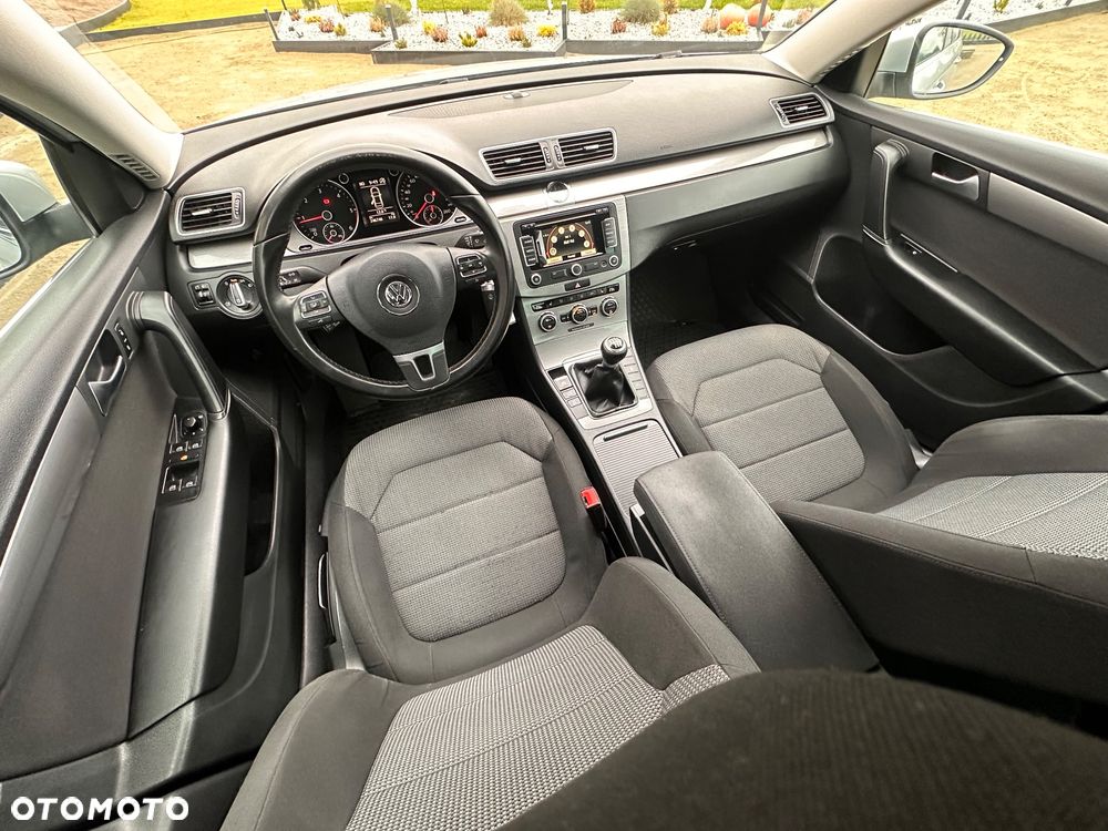 Volkswagen Passat 2.0 TDI BlueMotion Technology Comfortline - 11