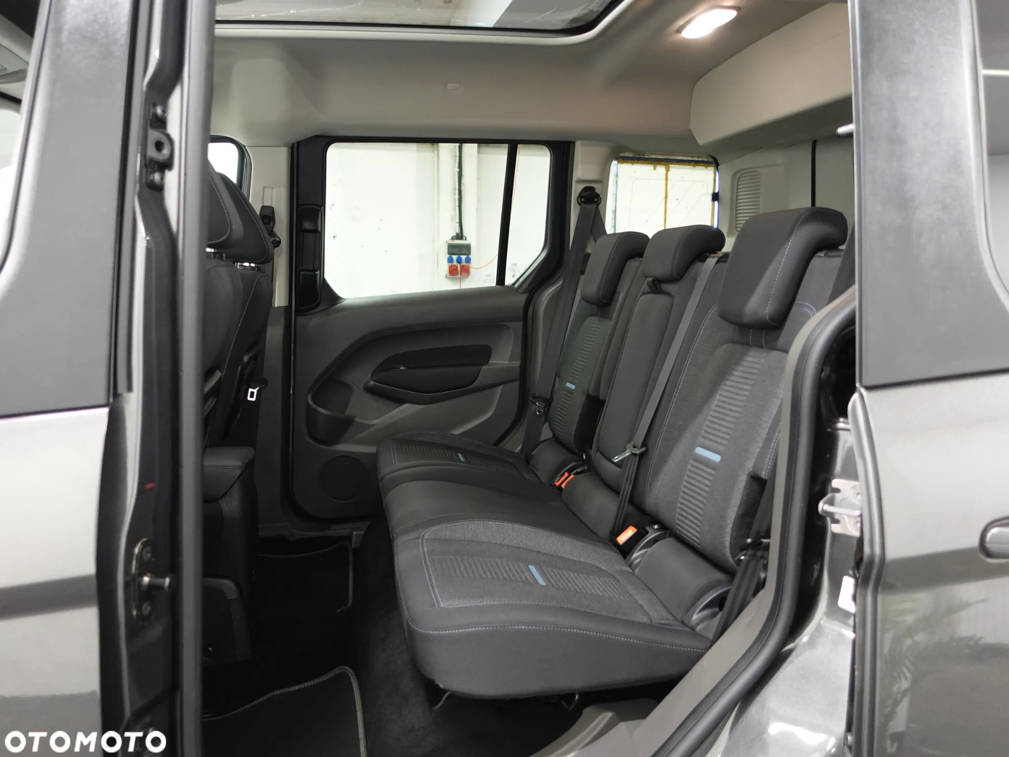 Ford Tourneo Connect 1.5 EcoBlue Start-Stop Active - 24