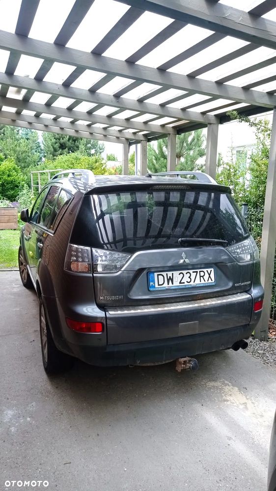 Mitsubishi Outlander 2.0 DID Instyle NAVI - 2