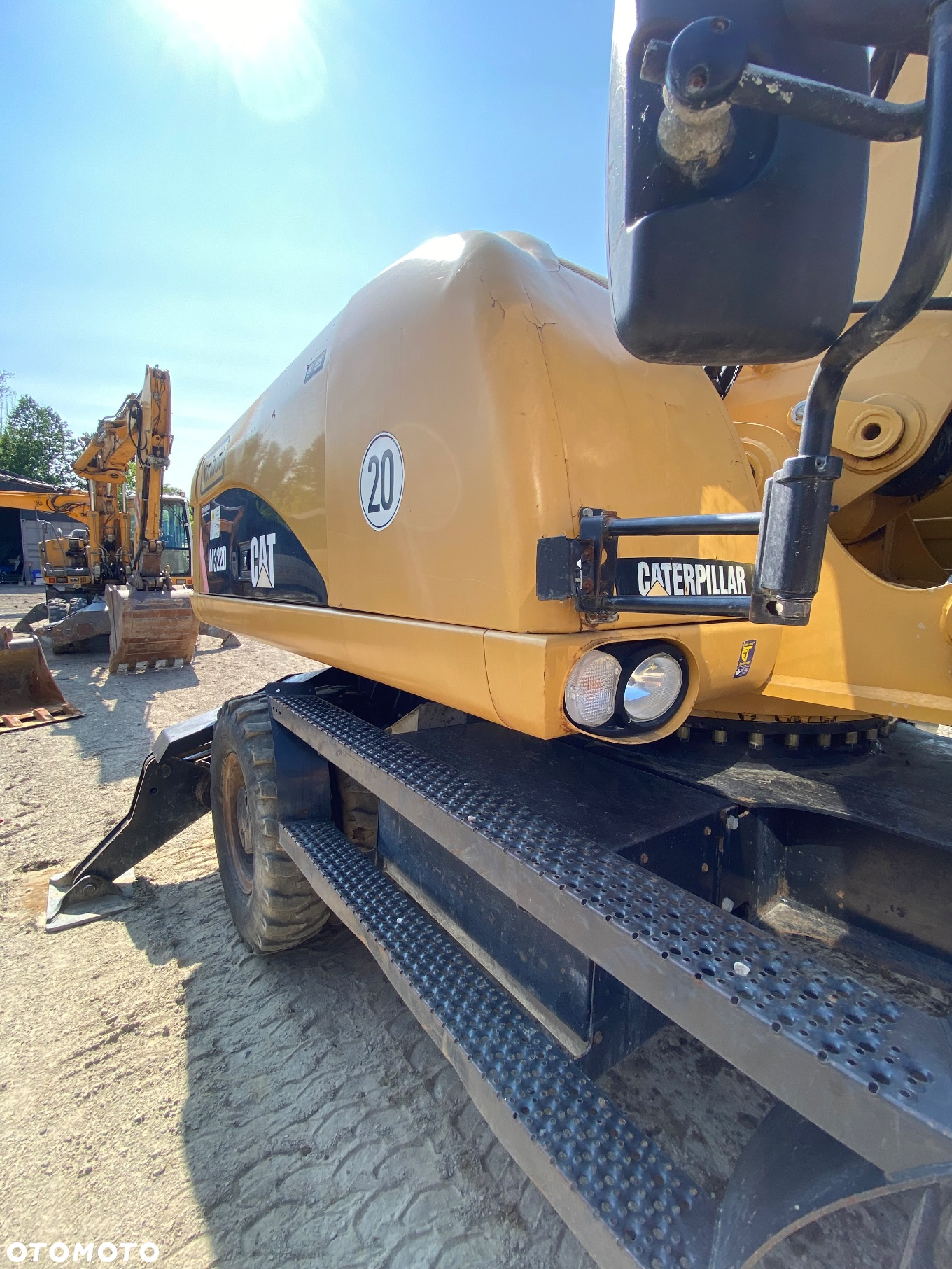 Caterpillar M322D - 10