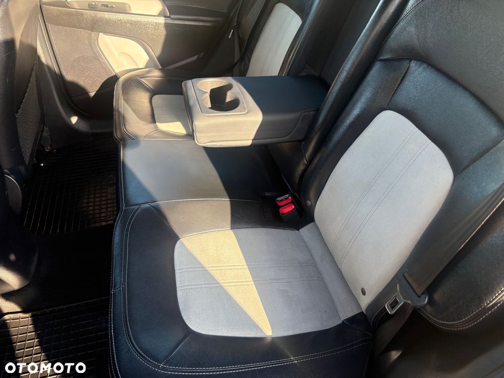 Kia Sportage 2.0 CRDI 4WD Fifa World Cup Edition - 24