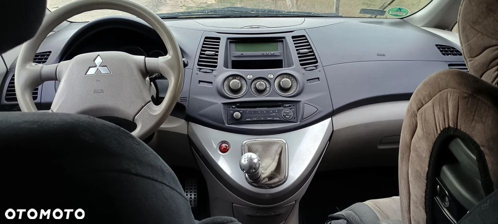 Mitsubishi Grandis 2.4 Motion - 6
