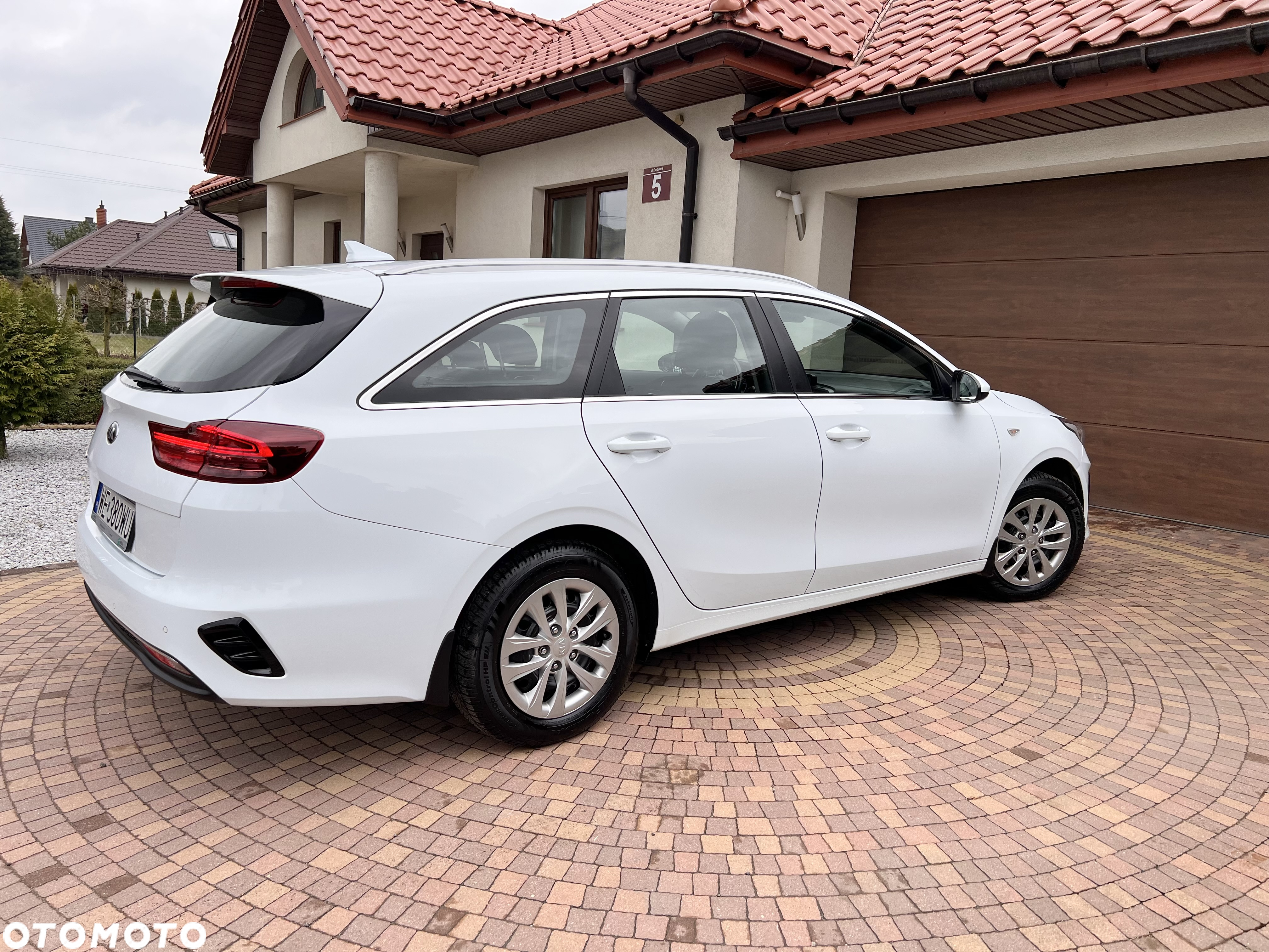 Kia Ceed 1.6 CRDi SCR M - 23