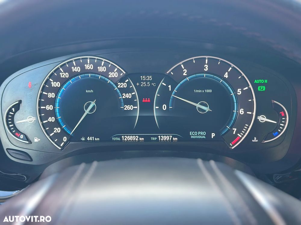 BMW Seria 5 530i xDrive AT - 26