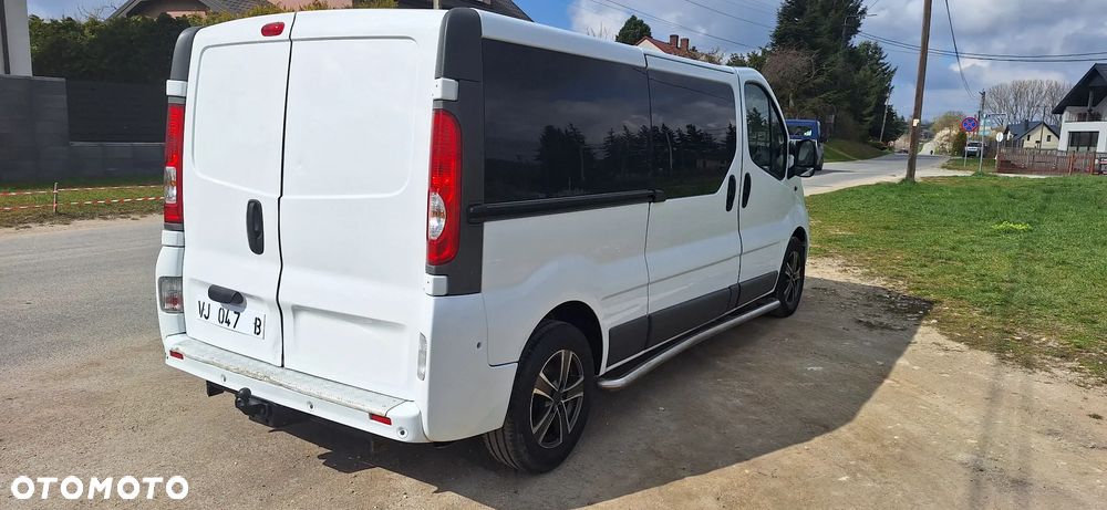 Opel Vivaro - 11