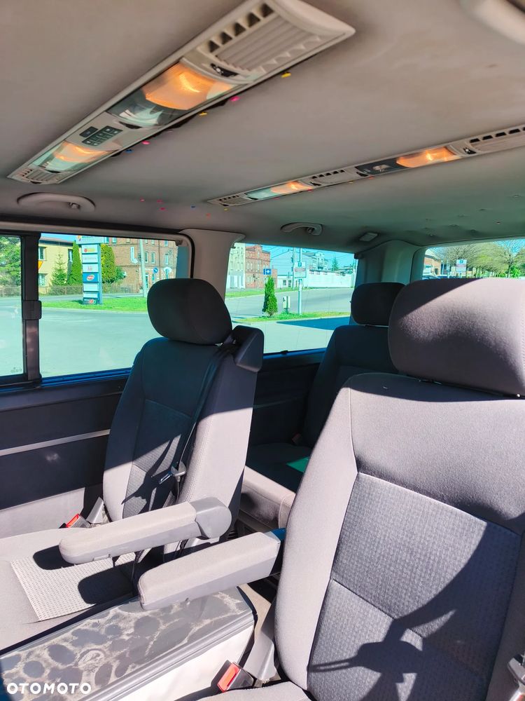 Volkswagen Multivan - 11