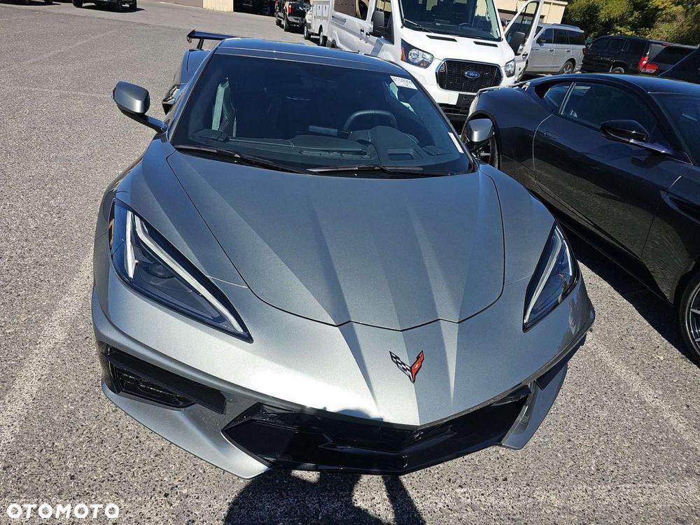 Chevrolet Corvette - 4