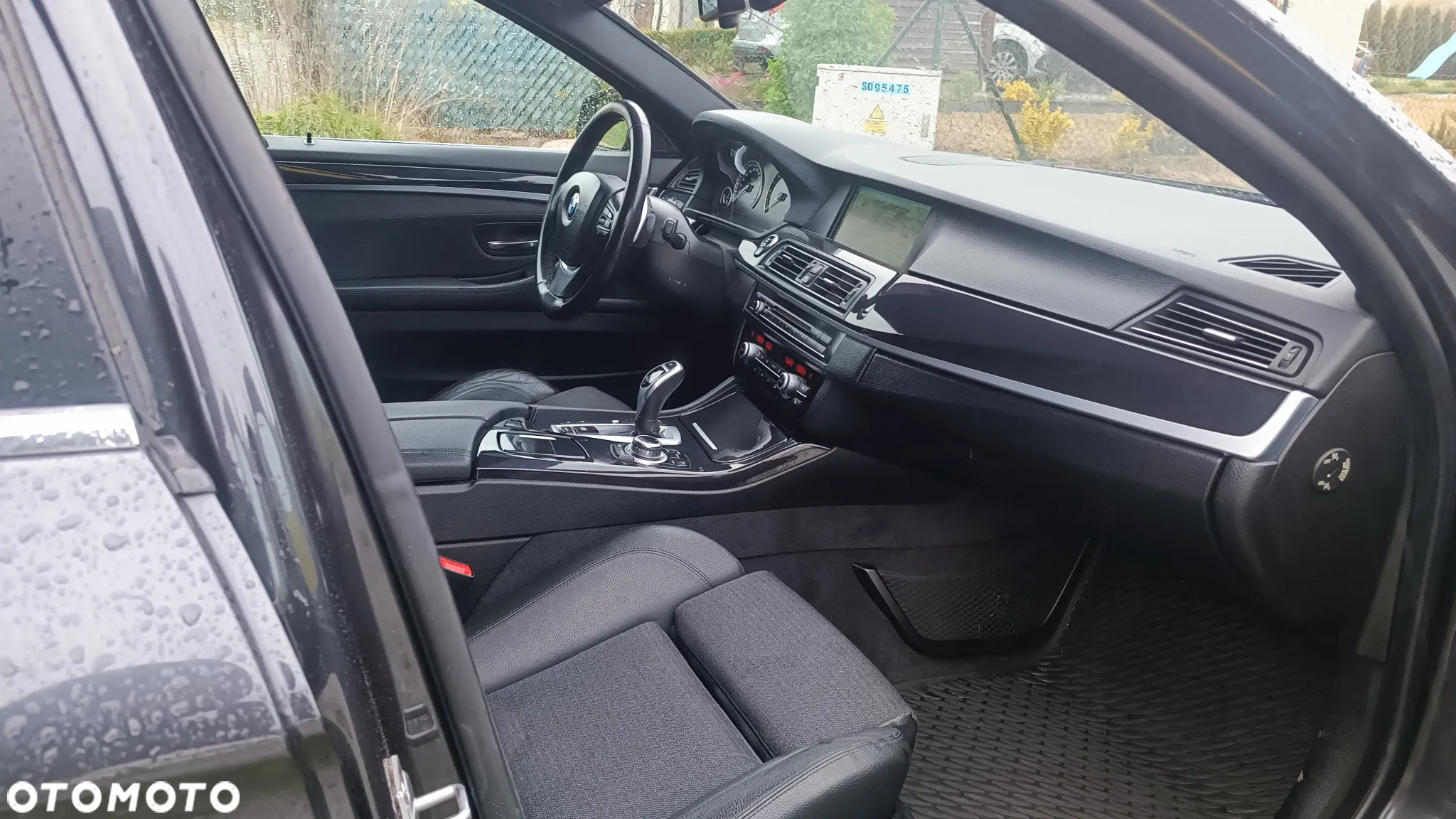 BMW Seria 5 525d xDrive - 17