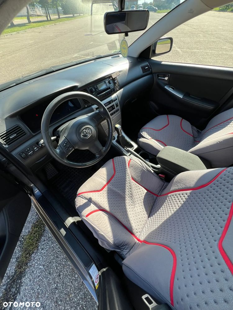 Toyota Corolla 1.4 D-4D Sol - 17