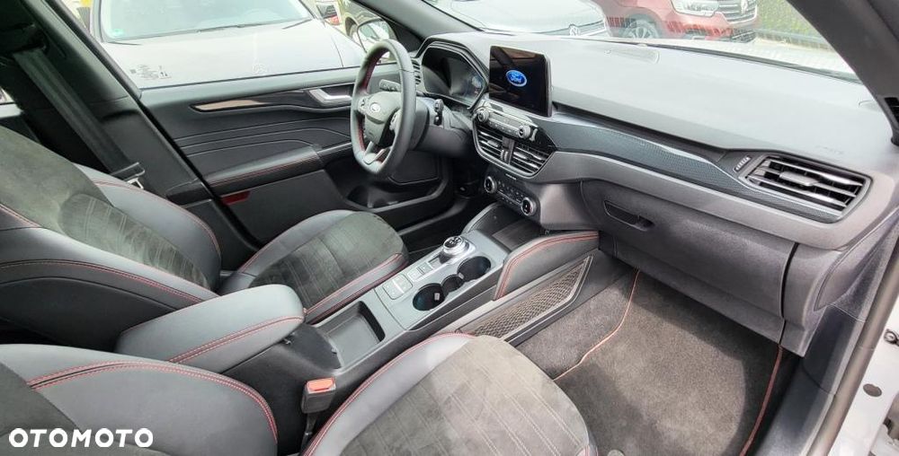 Ford Kuga 2.5 Duratec PHEV ST-LINE - 12