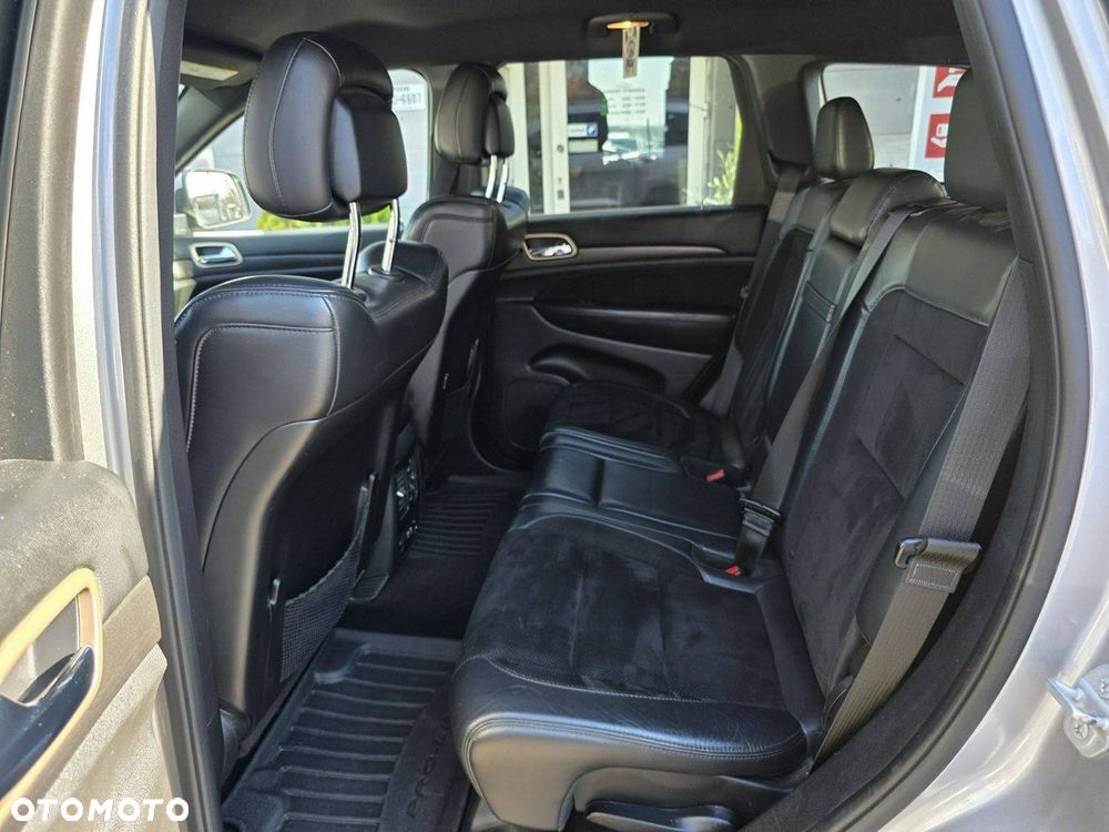 Jeep Grand Cherokee - 36