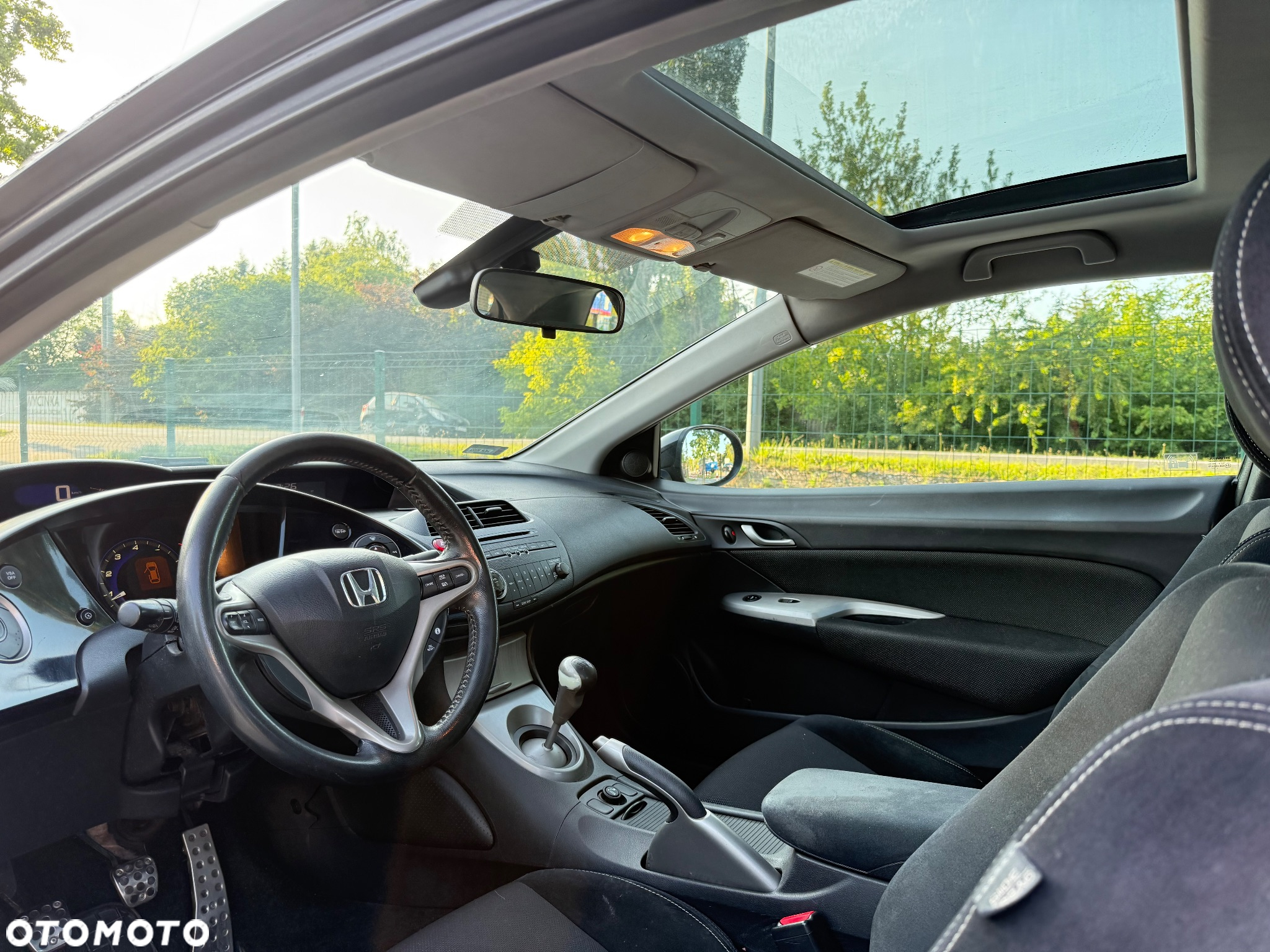 Honda Civic 1.8 LX Coupe - 7