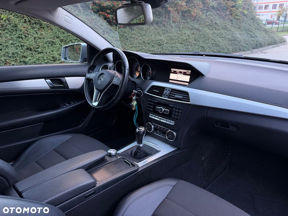 Mercedes-Benz Klasa C 180 BlueEFFICIENCY - 16
