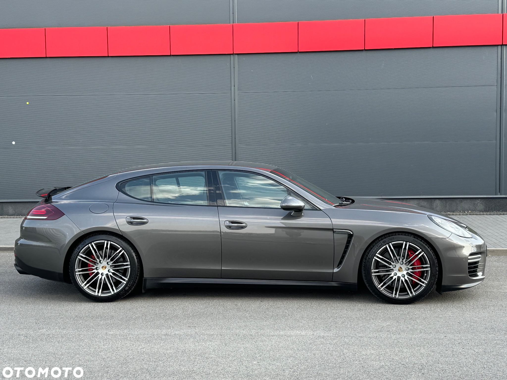 Porsche Panamera GTS - 13