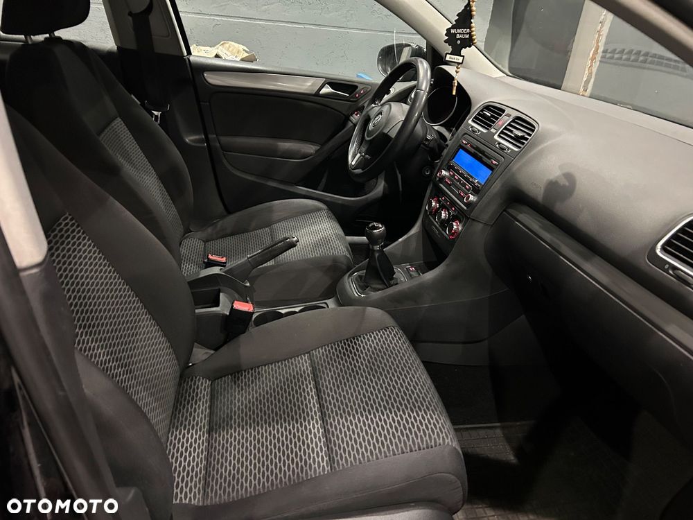 Volkswagen Golf - 10