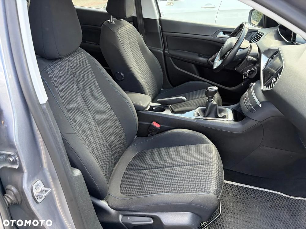 Peugeot 308 BlueHDi 130 Stop & Start Style - 18