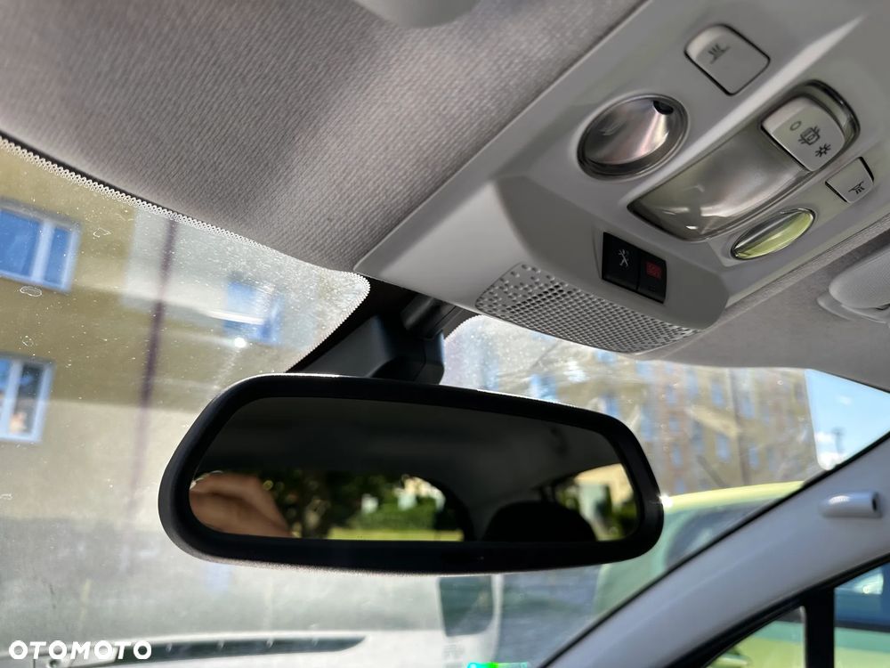 Peugeot 208 1.2 PureTech Allure S&S EAT6 - 25