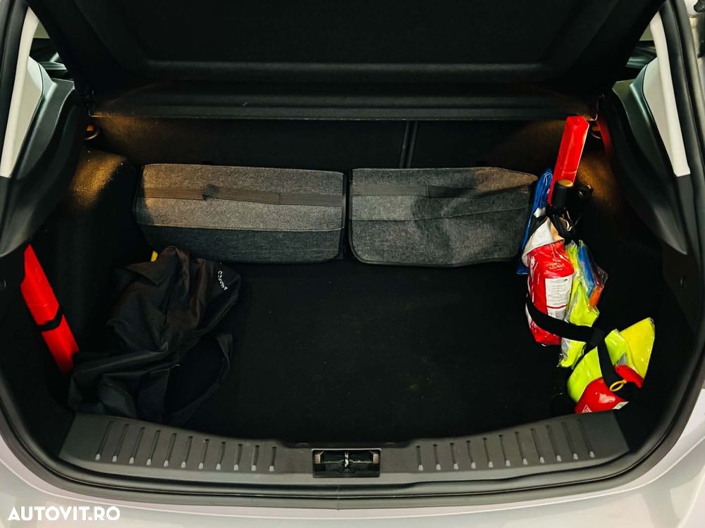 Ford Focus - 38