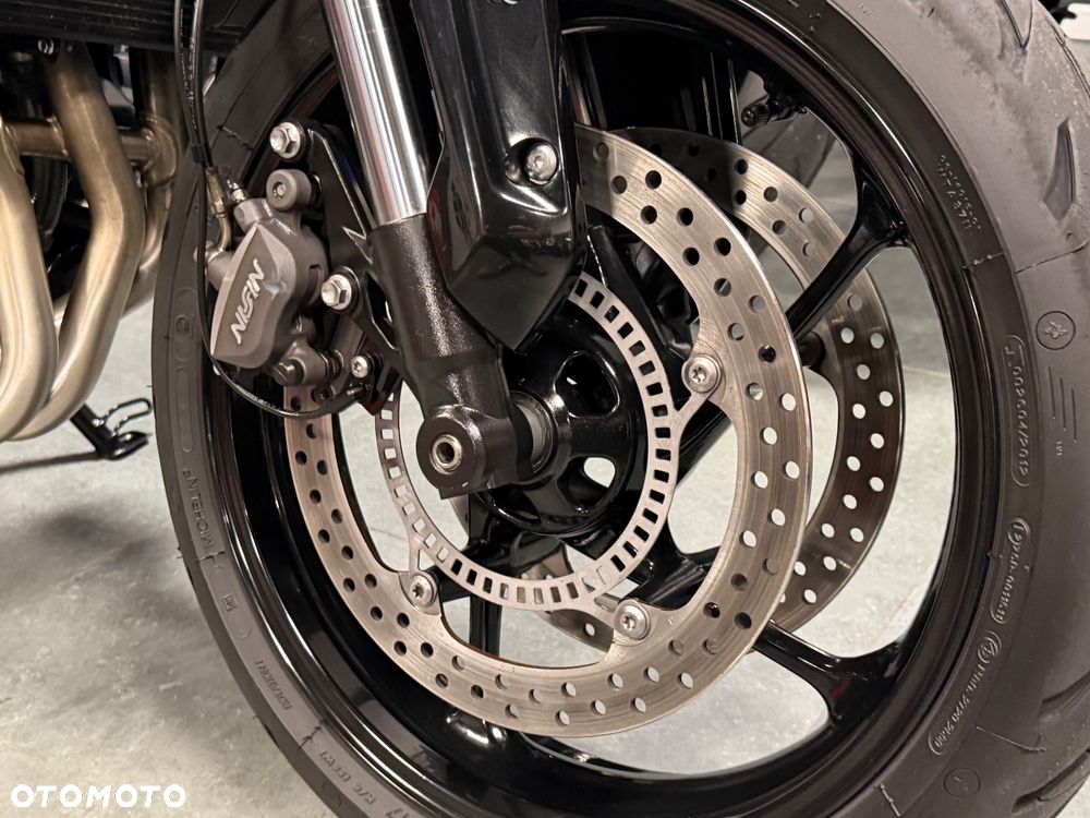 Triumph Trident - 20