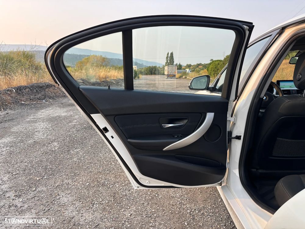 BMW 320 d Aut. Advantage - 37