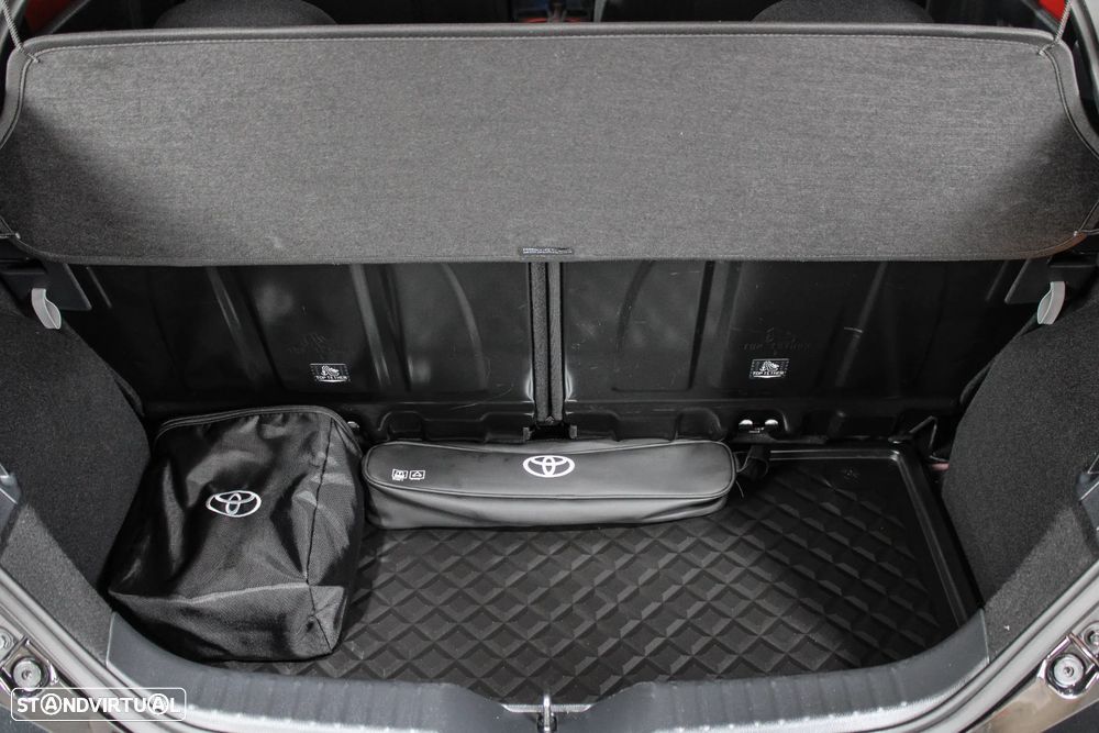 Toyota Aygo X 1.0 Envy CVT - 32