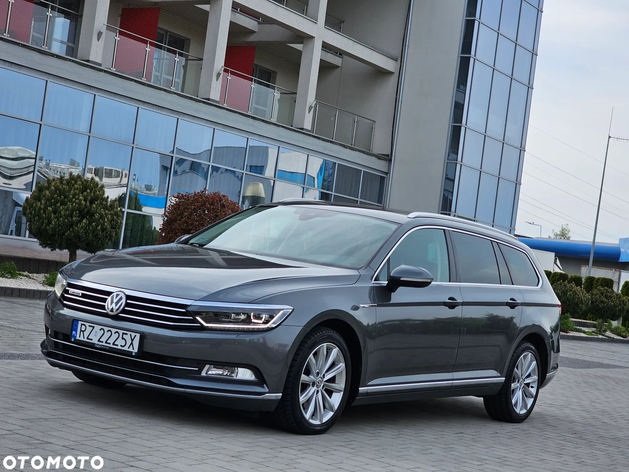 Volkswagen Passat 2.0 TDI BMT 4Mot Highline DSG - 16