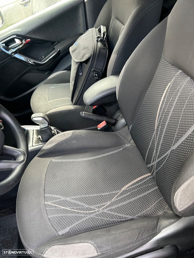 Peugeot 208 1.4 HDi SE Style - 20