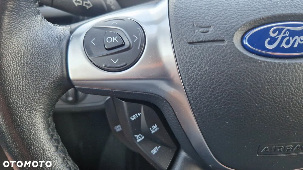 Ford Kuga 2.0 TDCi 2x4 Titanium - 22