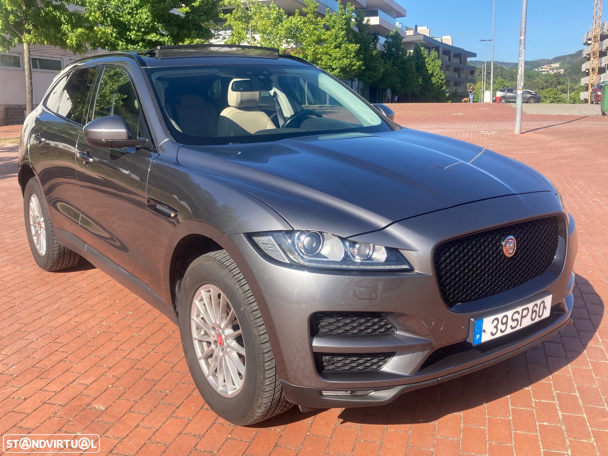 Jaguar F-Pace 2.0 i4D Portfolio AWD Aut. - 3