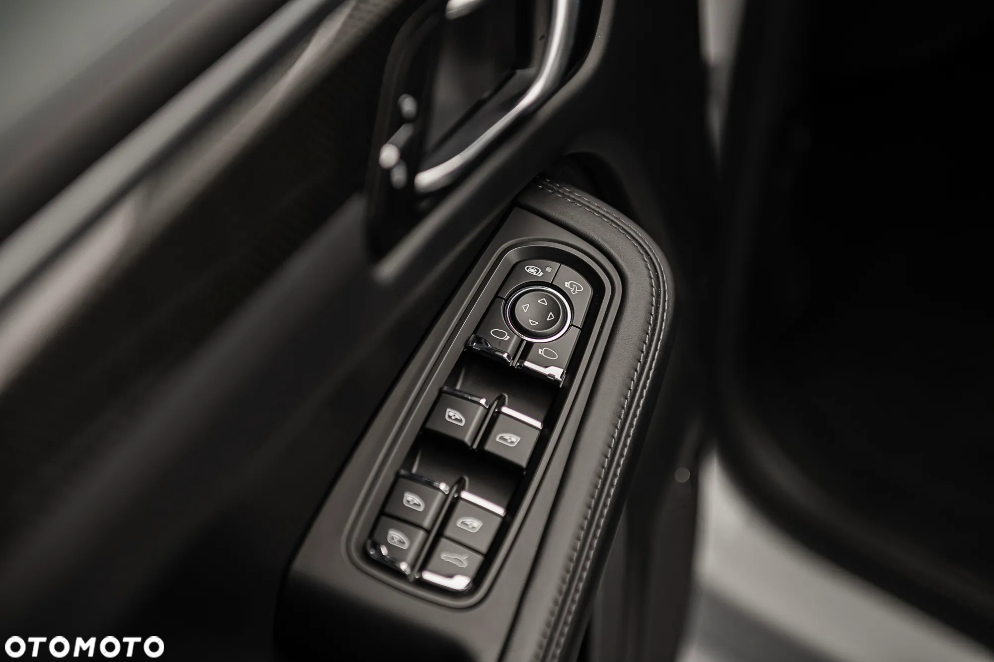 Porsche Macan Turbo - 11