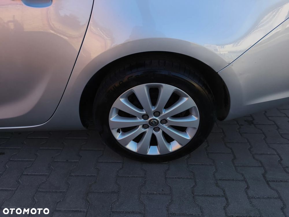 Opel Astra 1.4 T Cosmo EU6 - 24