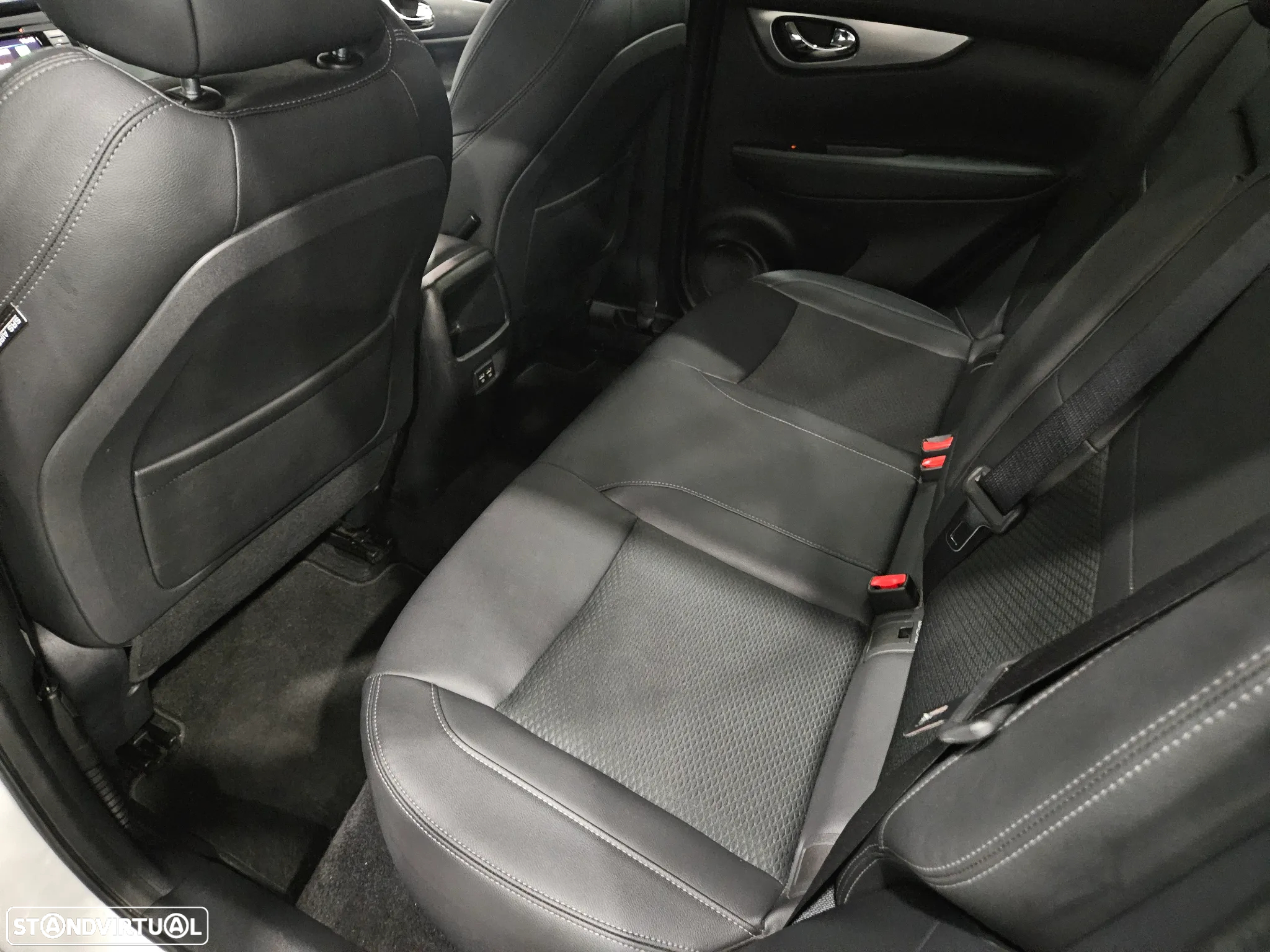 Nissan Qashqai 1.5 dCi DCT TEKNA - 13