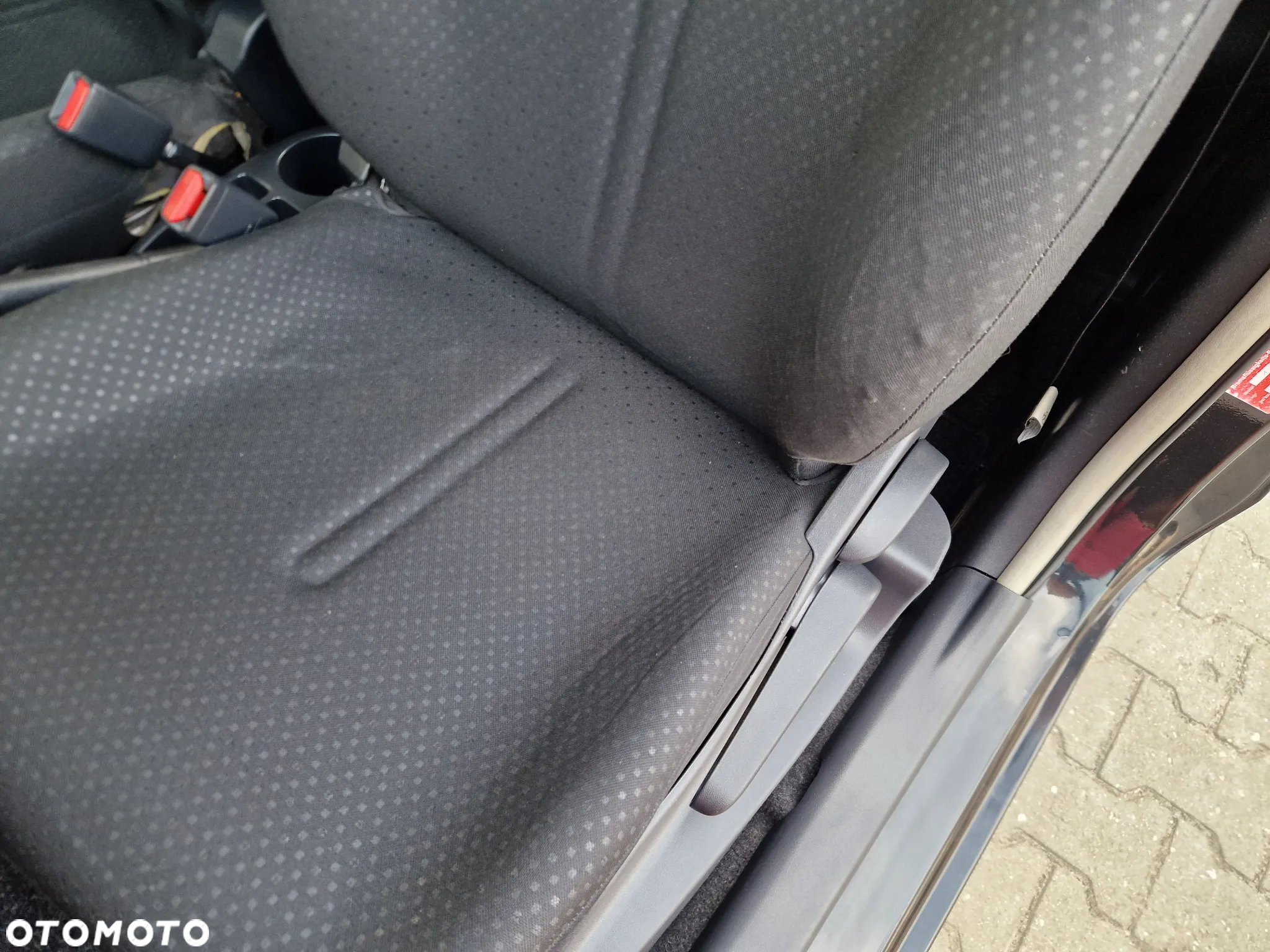 Toyota Yaris 1.33 Dynamic - 21