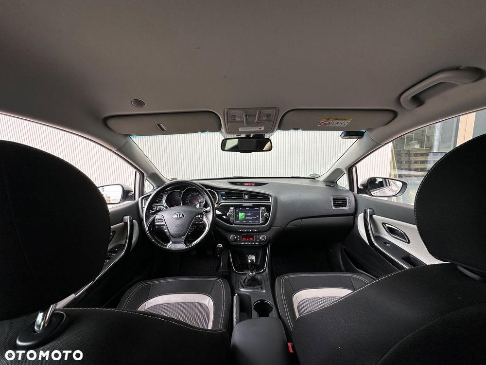 Kia Ceed 1.6 CRDi L Business Line - 32